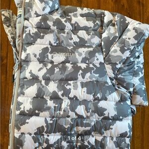 Magellan Outdoors Men’s Camo Puffer Jacket Large